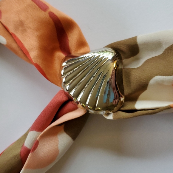 Vintage Silver Plated Shell Scarf Clip - Picture 6 of 7